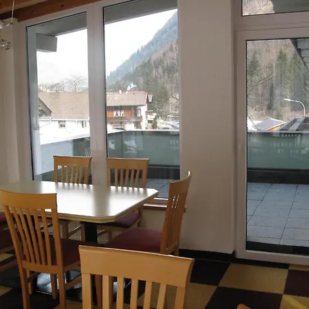 费伦沃农沃法特酒店 *