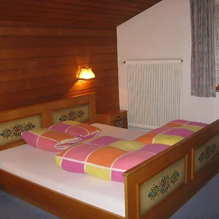 费伦沃农沃法特酒店 *